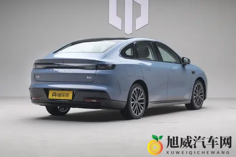 售价898万起+2735mm轴距，高配车型还配激光雷达，零跑B01香吗？-1