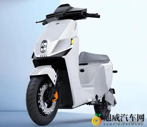 绿源S90-D:12项专利电机+3种动力模式，真能颠覆摩旅？-1