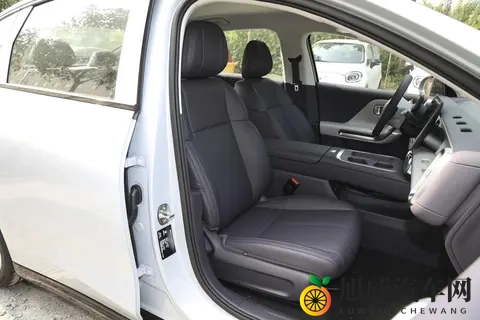 旧车别再贱卖!2025年11月报废换电车新政落地最高能领35万补贴-1