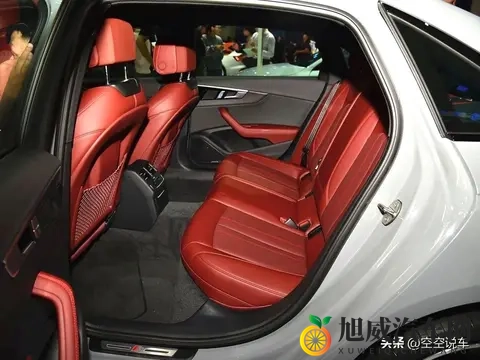 奥迪豁出去了！轴距超2米9，纵置20T+前后五连杆，才174万！-3