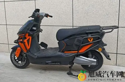 继台铃之后，雅迪也发布钠电池电动摩托车，冬天续航里程不再减少-3