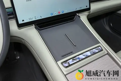 2025款星纪元ES增程版Ultra四驱旗舰:实力与智能兼备-3