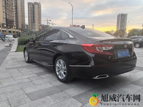 一手准新雅阁，260TURBO精英版，九万多开回家！-3