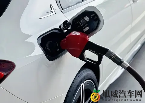 关晓彤换脸:新能源汽车创新升级,引领时尚出行潮流-3