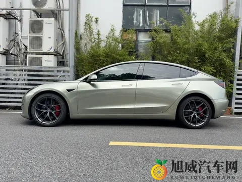 几个iPhone的价,体验33秒加速!二手特斯拉Model3高性能版-1