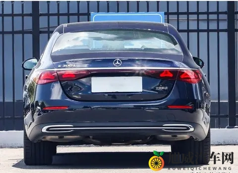 奔驰E级销量登顶，豪华车的新故事。-3