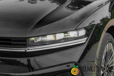 迈腾B9改款实车曝光，按键回归华为上车，大众这次算听劝了-1