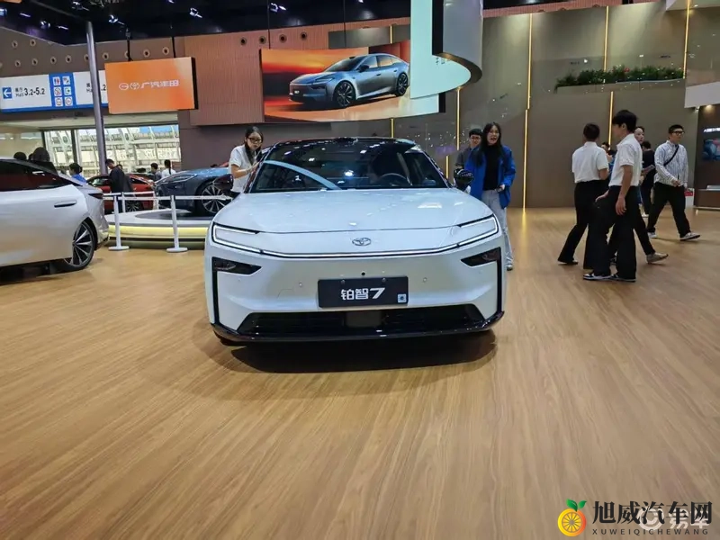 广汽丰田铂智7亮相2025广州车展，这次信息量很大！-1