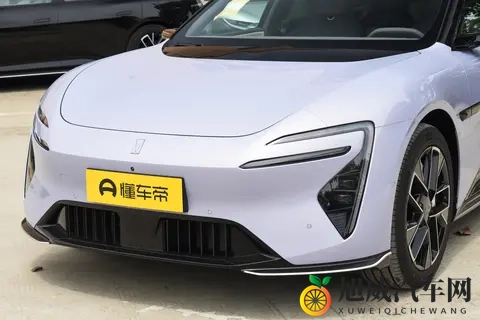 阿维塔06:高颜值,华为乾崑ADS +鸿蒙座舱,年轻人心中的豪华轿车-3
