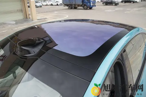 高颜值C级轿跑,37s破百,配激光雷达+电动尾翼,预售1499万起-1