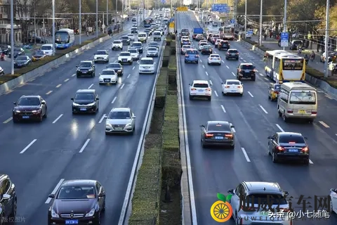 汽车天窗的用途：不止于“观景窗”的多维实用价值-1