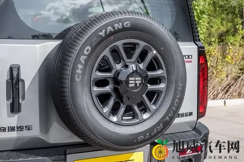 越野圈炸锅了！这台国产SUV一出手，合资硬派都慌了！-3