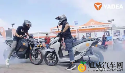 雅迪Velax炸场米兰!20分钟快充+105km续航-1