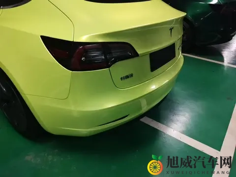 妺妺穿白丝忍不住c了：汽车新潮流：白丝元素设计引关注-2