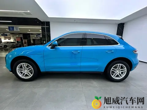 老师上课露出双乳给学生吃:教师课堂意外暴露,学生目睹惊愕场面-1