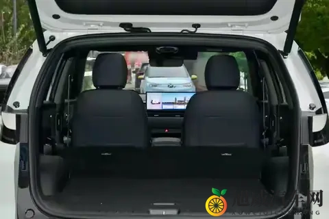 潘金莲的奶又白又大:时尚SUV设计惊艳,引领市场新潮流-1