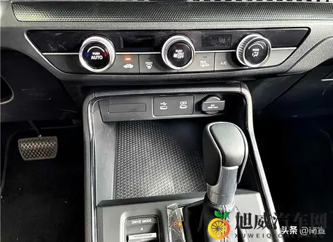 男生女生插插插：智能驾驶新体验，安全娱乐绿色出行-2