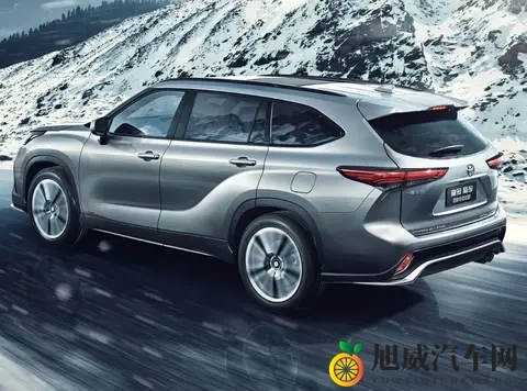 换屏不换芯！2026款皇冠陆放卖28万，网友：丰田太敷衍？-3