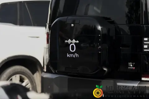 比亚迪又上新了，这车空间大续航强，还带智能座舱，香不香？-3