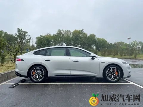 “超配”+“超值” 长安启源A06上市，售1099万起-2