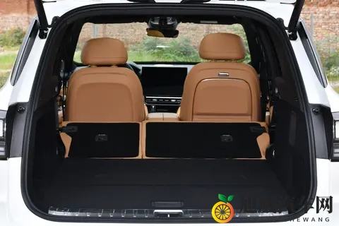 2026款领克09四驱探索版，适合家用的全能SUV？-1