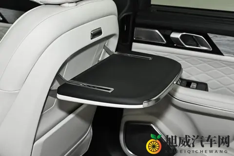 领克09限时优惠近3万，四驱+大六座，适合家用？-3