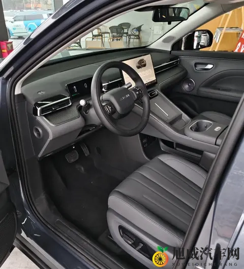 埃安AION i60到店，长近4米7配245马力，续航1240km+3C快充-2