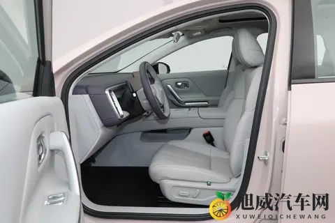 10 万级纯电轿车选车指南：零跑 B01 2025 款 550 激光雷达版深度解析-1