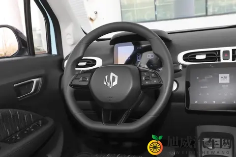 零跑 T03 续航真不虚？市区通勤一周一充，快充半小时补电-3