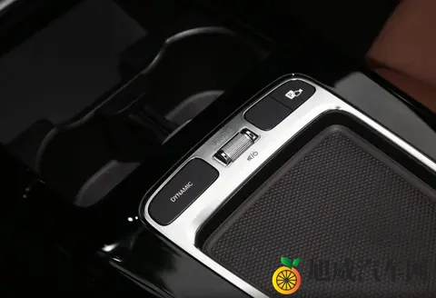 差价244万怎么选?奔驰A级136马力丐版没雷达,建议直上163马力-1