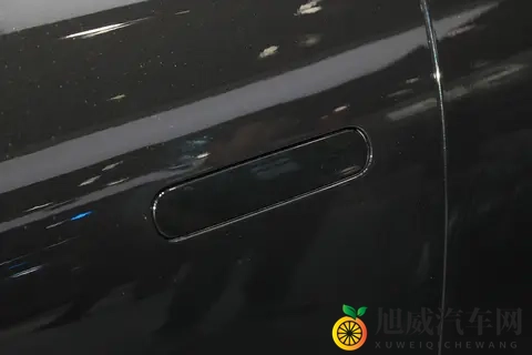 新车  搭载第二排吸顶屏_2+2+2式6座布局，智己LS9内饰官图发布-2