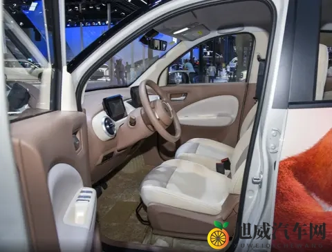 448万起售！745升超大空间，五菱宏光MINIEV只推荐最低配和顶配-1