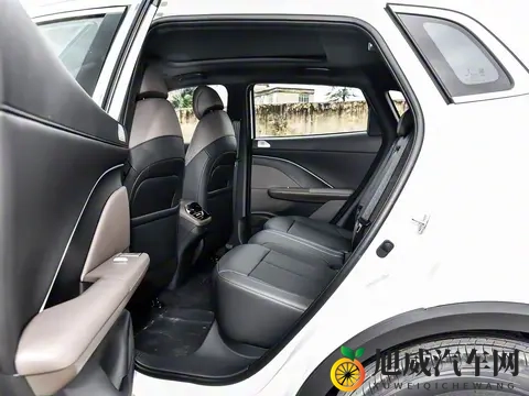 新款长安CS55 PLUS PHEV，新增天枢驾驶辅助视觉版，售价1129万元-1