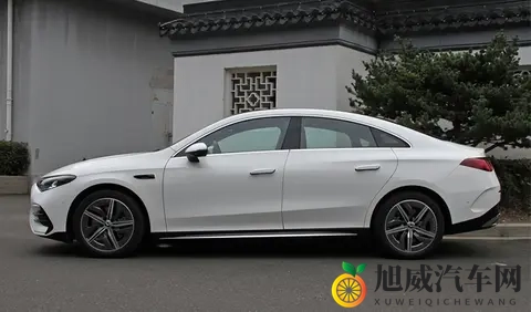 揉我胸 啊 嗯出奶：智能汽车惊艳亮相，性能舒适环保三合一-1