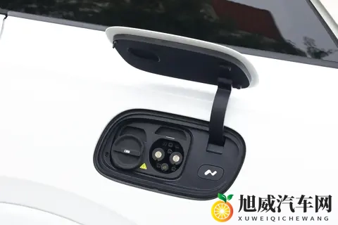 上市86天交付破3万,租电车价立减86万,这款大三排SUV适合家用-2