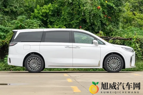 谁懂啊！26 款岚图梦想家把 12 分钟快充和鸿蒙智能焊在 MPV 里了-2