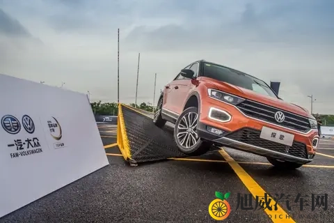 年轻人第一台德系SUV！现款从近16万降到898万，还要啥锋兰达？-3