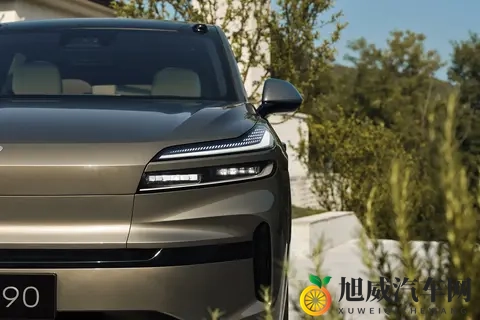 乐道 L90：纯电 + 换电 + 超大前备舱，大五座大三排都绕不开-3