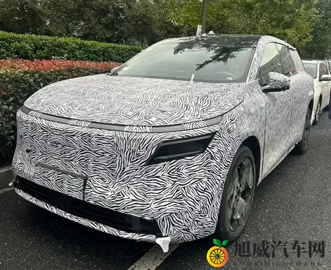 日产N8内饰配置曝光 定位中大型SUV 或推大五座布局-1