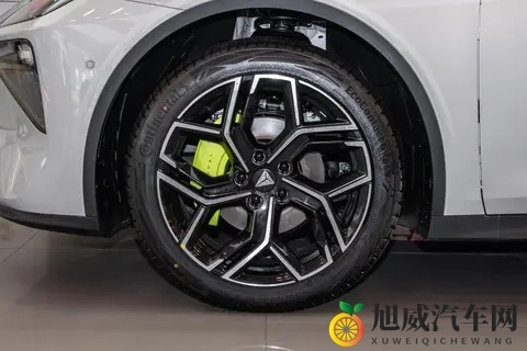 深蓝L06试驾：配置拉满、不走老路，适合全家人的新家轿-1