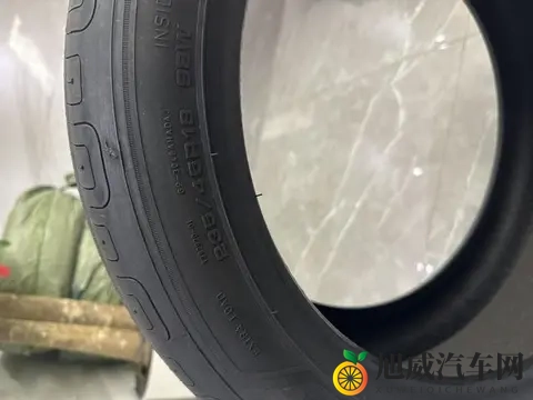 制造悬念特斯拉原配胎换完固特异锐乘才，发现自己以前白开了！-2