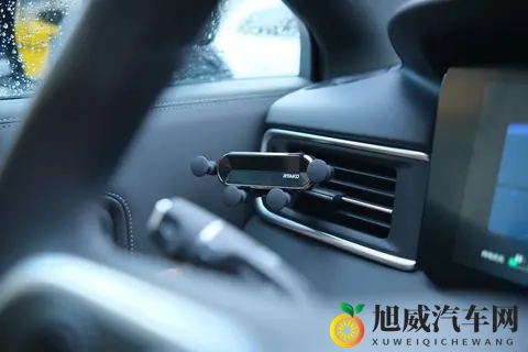 你的车，正在偷偷“监视”你！不开通这个功能连空调都用不了？-1