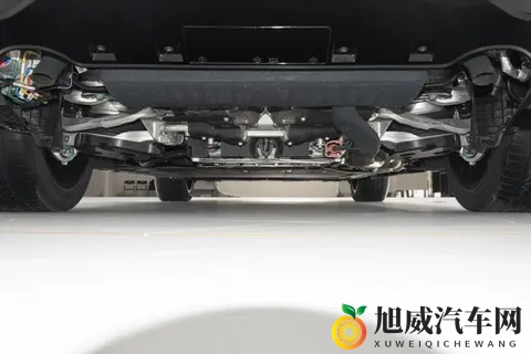 腾势N8L入座大六座豪华SUV市场，能否交出高分答卷-1