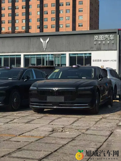 岚图追光L实拍,这气场加上华为智驾,要卖爆的节奏啊-2