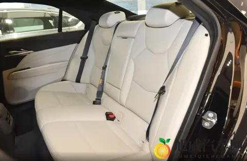 设计老套配置过时，凯迪拉克CT4能坚守多久，四款配置怎么选合适-3