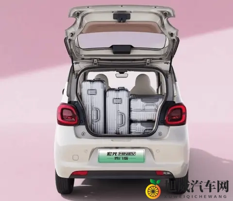五菱宏光 MINIEV 四门版 301km 臻享 + 款上市:558 万元-2