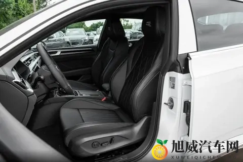 大众CC不再坚持,降价5万,无边框车门+掀背轿跑,如何选-3