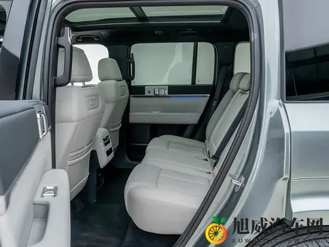 刚上市就成为了“方盒子销冠”！方程豹钛7凭啥如此受欢迎？-3