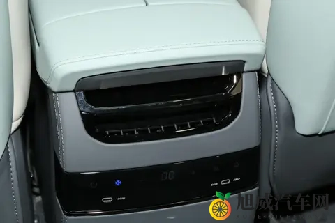 极氪009：家用MPV选它，舒适、安全又省心，全家出行更温馨-3