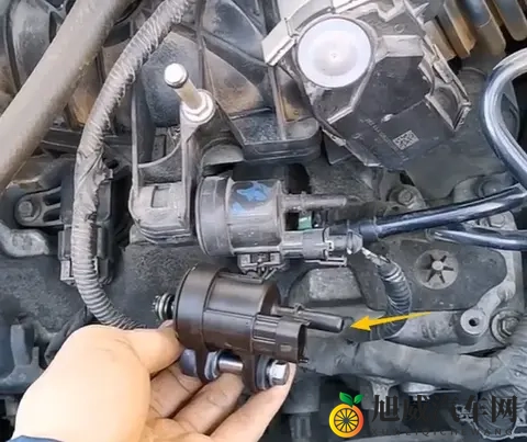 别克GL8混合气过稀，别走弯路，一拔一堵直接破案！-1